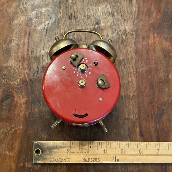 Vintage 60's Mickey Mouse Alarm Clock - Picture 3 of 7